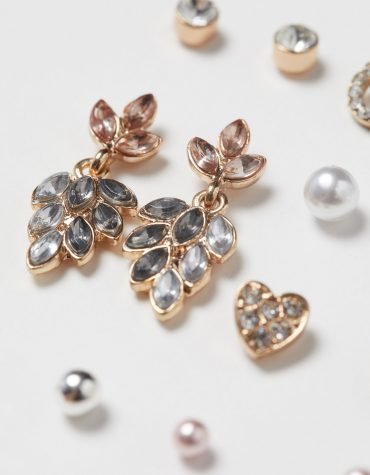 Blouse Top Shirt sweater sweatshirt dress pant trouser shorts socks sweatpants hoodie coat Jacket belt necklace bracelet earrings rings bag shoes scarf tie boxers clip pins formal suit skirt wallet