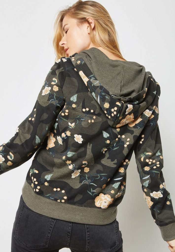 Blouse Top Shirt sweater sweatshirt dress pant trouser shorts socks sweatpants hoodie coat Jacket belt necklace bracelet earrings rings bag shoes scarf tie boxers clip pins formal suit skirt wallet