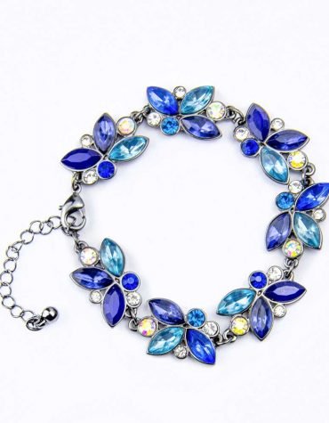 Blouse Top Shirt sweater sweatshirt dress pant trouser shorts socks sweatpants hoodie coat Jacket belt necklace bracelet earrings rings bag shoes scarf tie boxers clip pins