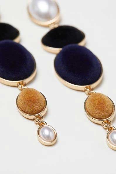 Blouse Top Shirt sweater sweatshirt dress pant trouser shorts socks sweatpants hoodie coat Jacket belt necklace bracelet earrings rings bag shoes scarf tie