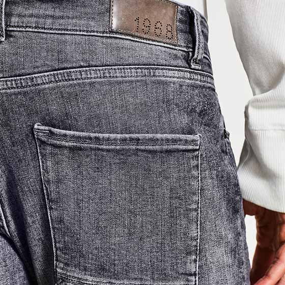 Blouse Top Shirt sweater sweatshirt dress pant trouser shorts socks sweatpants hoodie coat Jacket belt necklace bracelet earrings rings bag shoes scarf tie