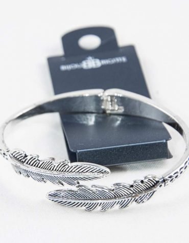 Blouse Top Shirt sweater sweatshirt dress pant trouser shorts sweatpants hoodie coat Jacket belt necklace bracelet earrings rings bag shoes