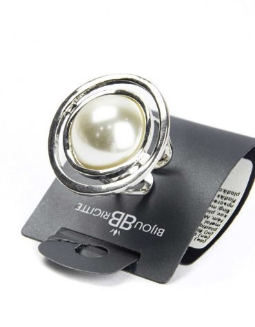 Blouse Top Shirt sweater sweatshirt dress pant trouser shorts sweatpants hoodie coat Jacket belt necklace bracelet earrings rings bag shoes