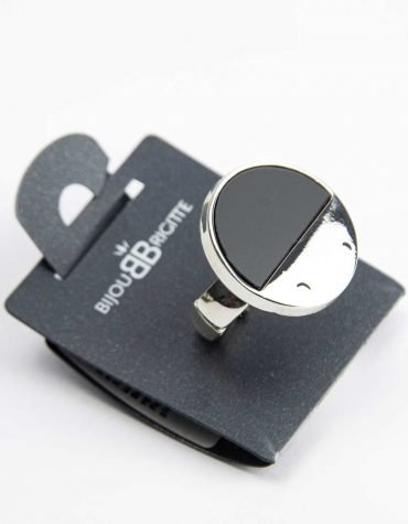 Blouse Top Shirt sweater sweatshirt dress pant trouser shorts sweatpants hoodie coat Jacket belt necklace bracelet earrings rings bag shoes