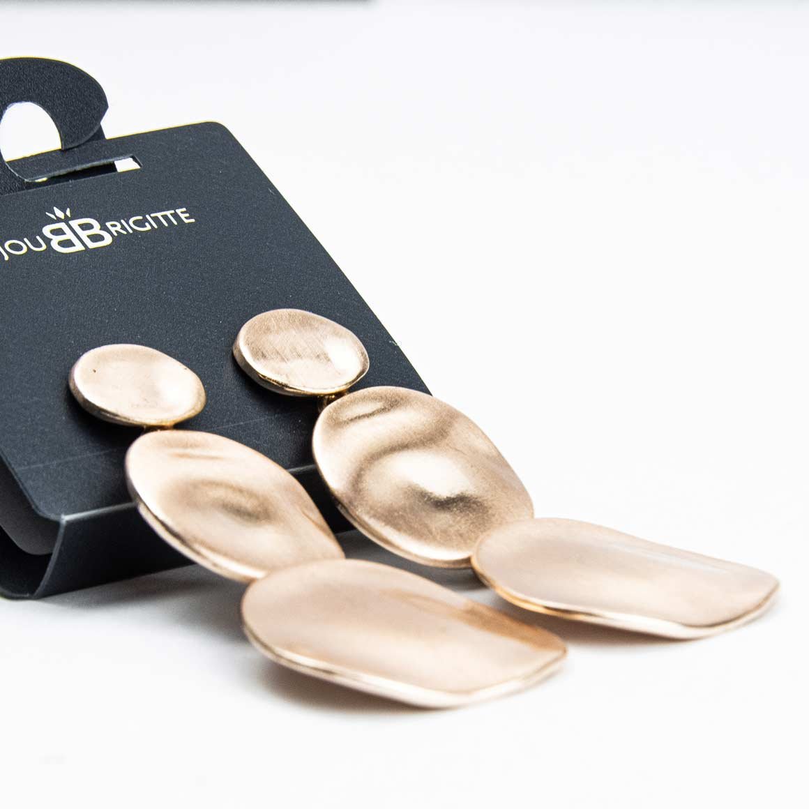 Blouse Top Shirt sweater sweatshirt dress pant trouser shorts sweatpants hoodie coat Jacket belt necklace bracelet earrings rings bag shoes