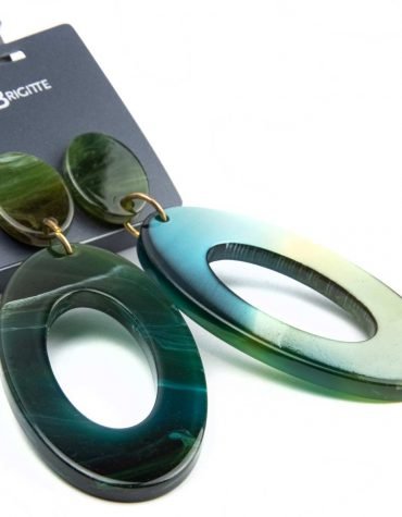 Blouse Top Shirt sweater sweatshirt dress pant trouser shorts sweatpants hoodie coat Jacket belt necklace bracelet earrings rings bag shoes