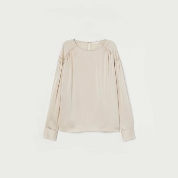 Blouse Top Shirt sweater sweatshirt dress pant trouser shorts sweatpants hoodie coat Jacket belt necklace bracelet earrings rings