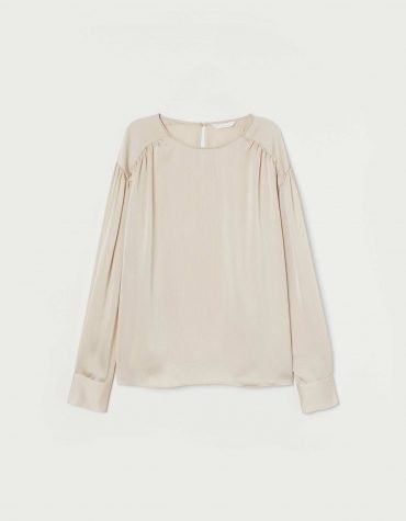 Blouse Top Shirt sweater sweatshirt dress pant trouser shorts sweatpants hoodie coat Jacket belt necklace bracelet earrings rings