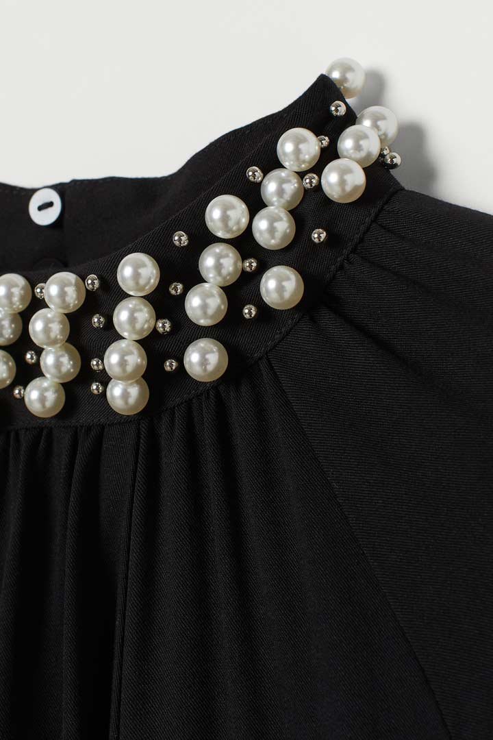 Blouse Top Shirt sweater sweatshirt dress pant trouser shorts sweatpants hoodie coat Jacket belt necklace bracelet earrings rings