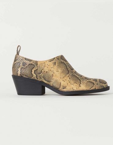 Blouse Top Shirt sweater sweatshirt dress pant trouser shorts sweatpants hoodie coat Jacket belt necklace bracelet earrings rings bag shoes