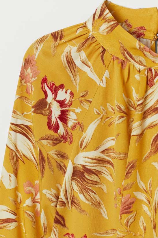 Blouse Top Shirt sweater sweatshirt dress pant trouser shorts sweatpants hoodie coat Jacket belt necklace bracelet earrings rings